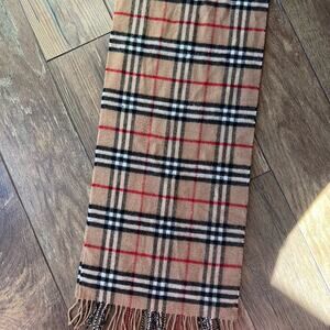 Burberry London wool scarf 58”
